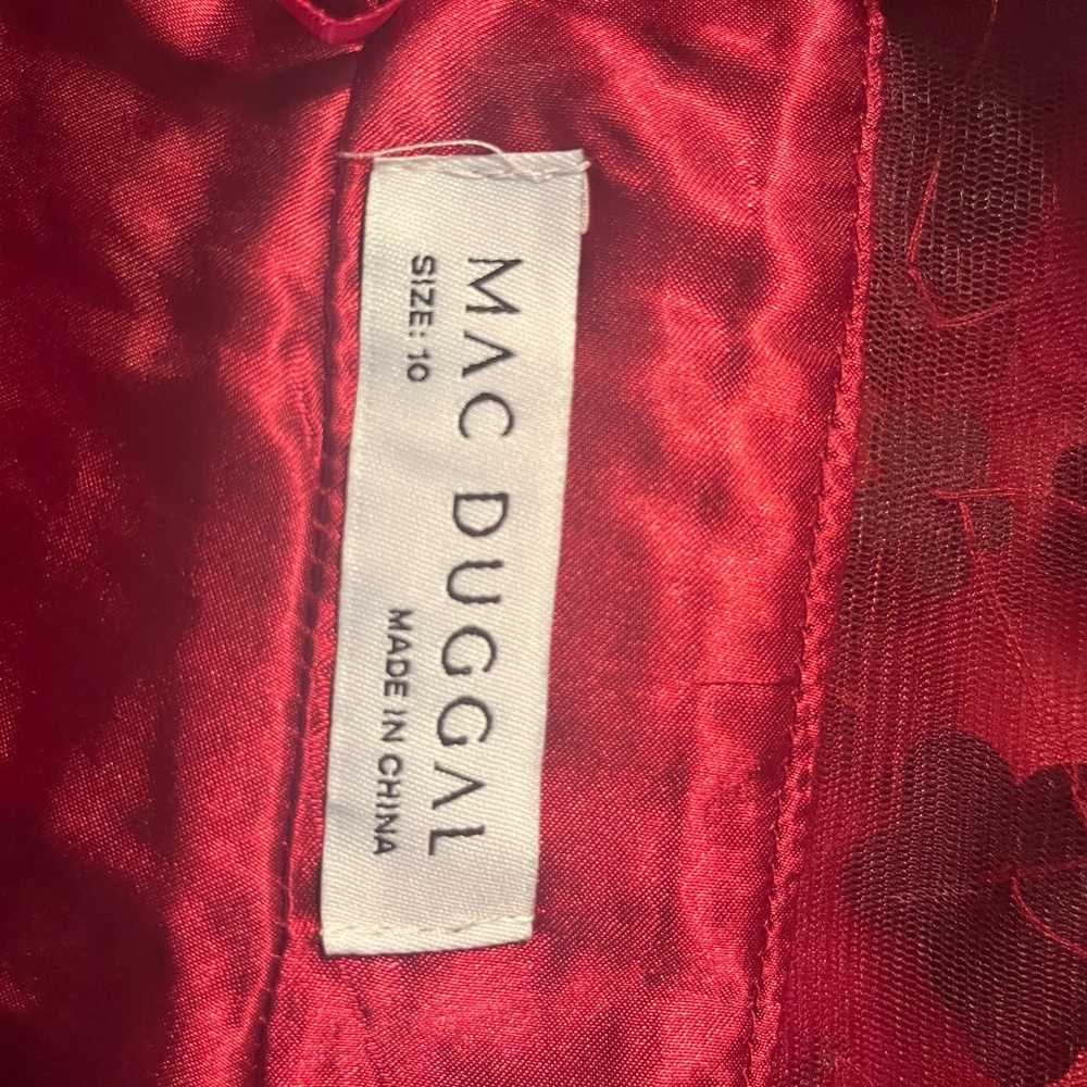 Mac Duggal EMBELLISHED BUTTERFLY SLEEVE VELVET HEM MIDI DRESS - Picture 4 of 7
